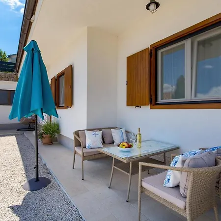 New Cosy Ivan Apartament *